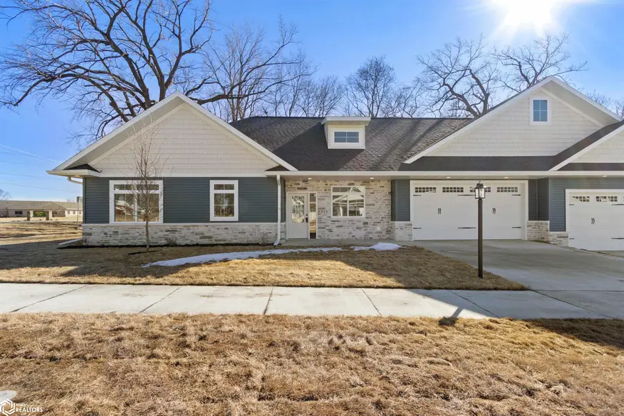 313 27th Pl S, Clear Lake, IA 50428 - #2