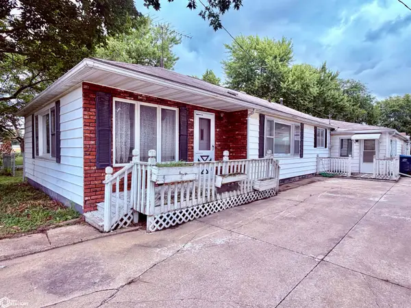 121 N Cooper Street, Stronghurst, IL 61480