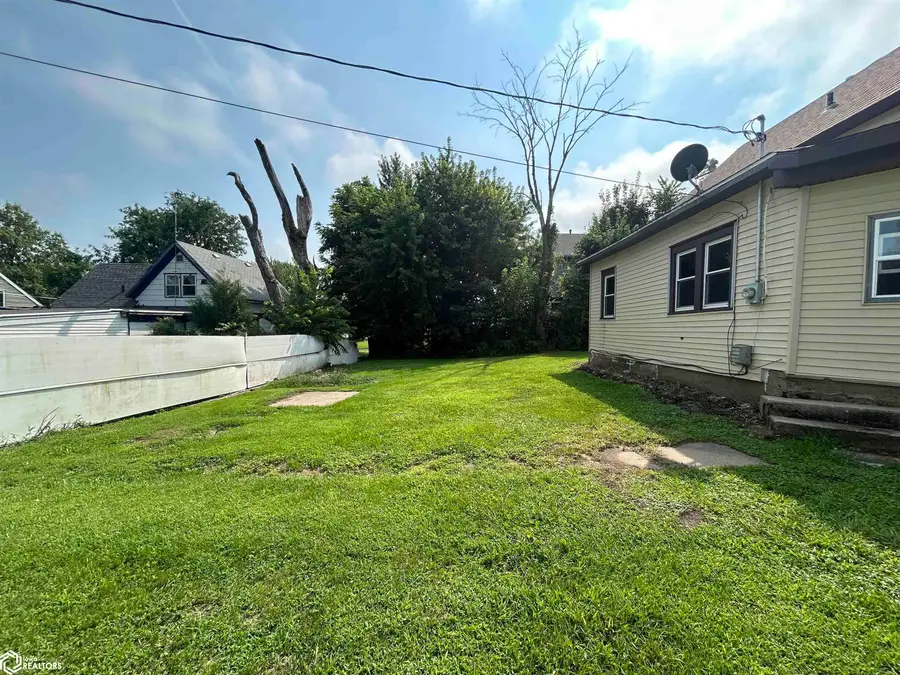 1703 Summit Street, Marshalltown, IA 50158 - #3