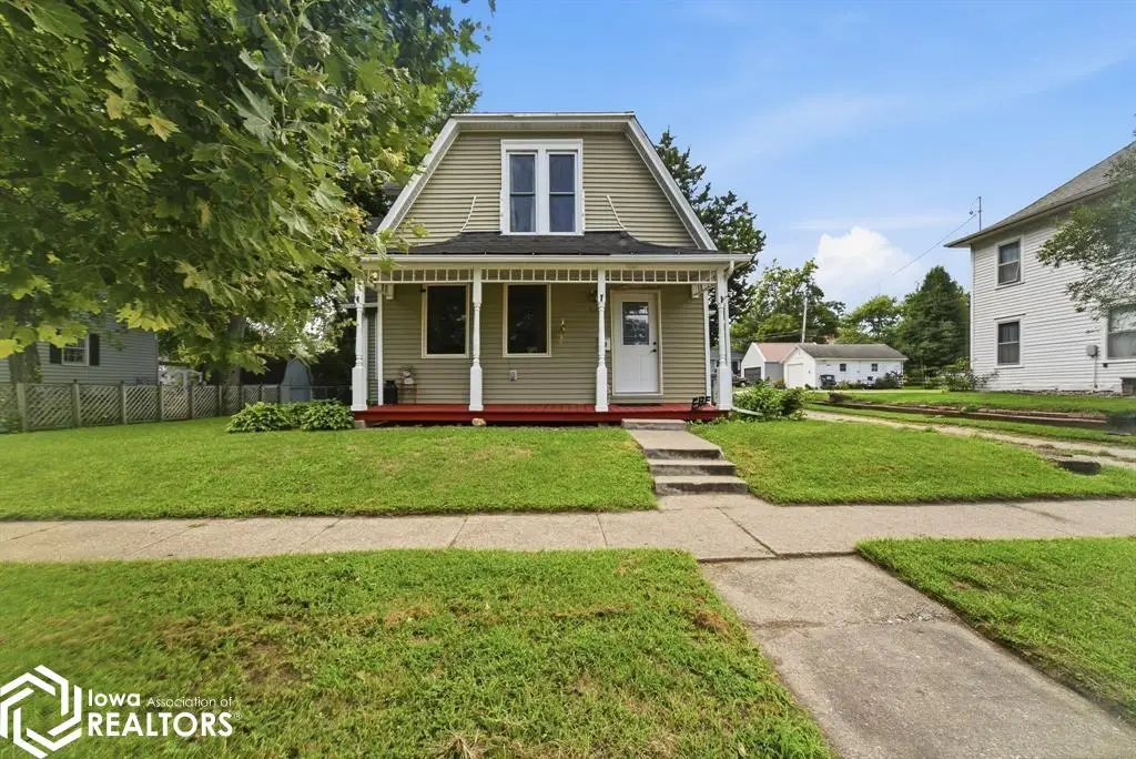 610 2nd Avenue E, Oskaloosa, IA 52577 - #1