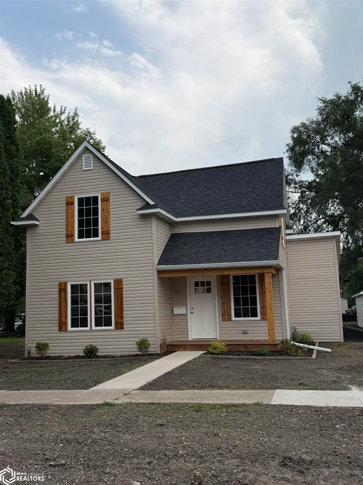 322 N G Street, Oskaloosa, IA 52577 - #1