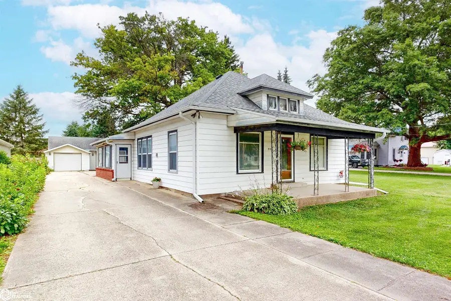 902 N Frost Avenue, Avoca, IA 51521 - #2