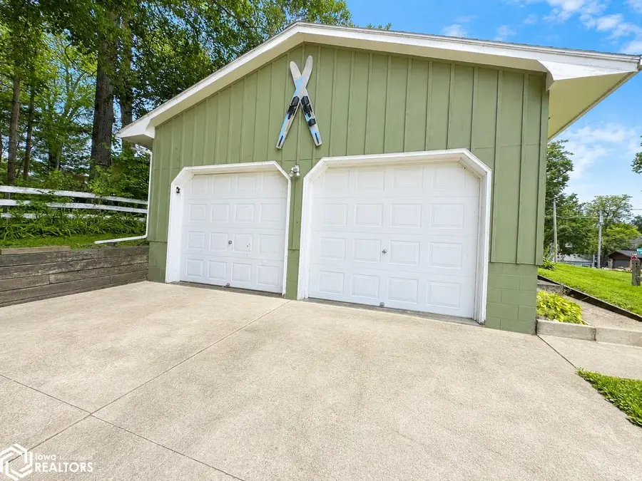 15035 Sycamore Street, Clear Lake, IA 50428 - #2