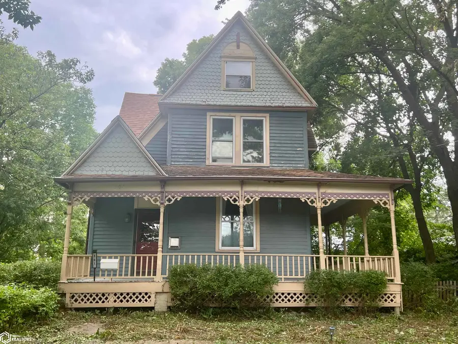 501 E Lowe Avenue, Fairfield, IA 52556 - #2