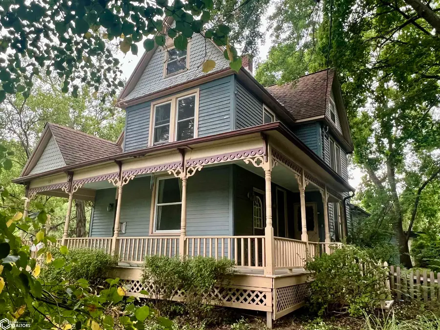 501 E Lowe Avenue, Fairfield, IA 52556 - #3