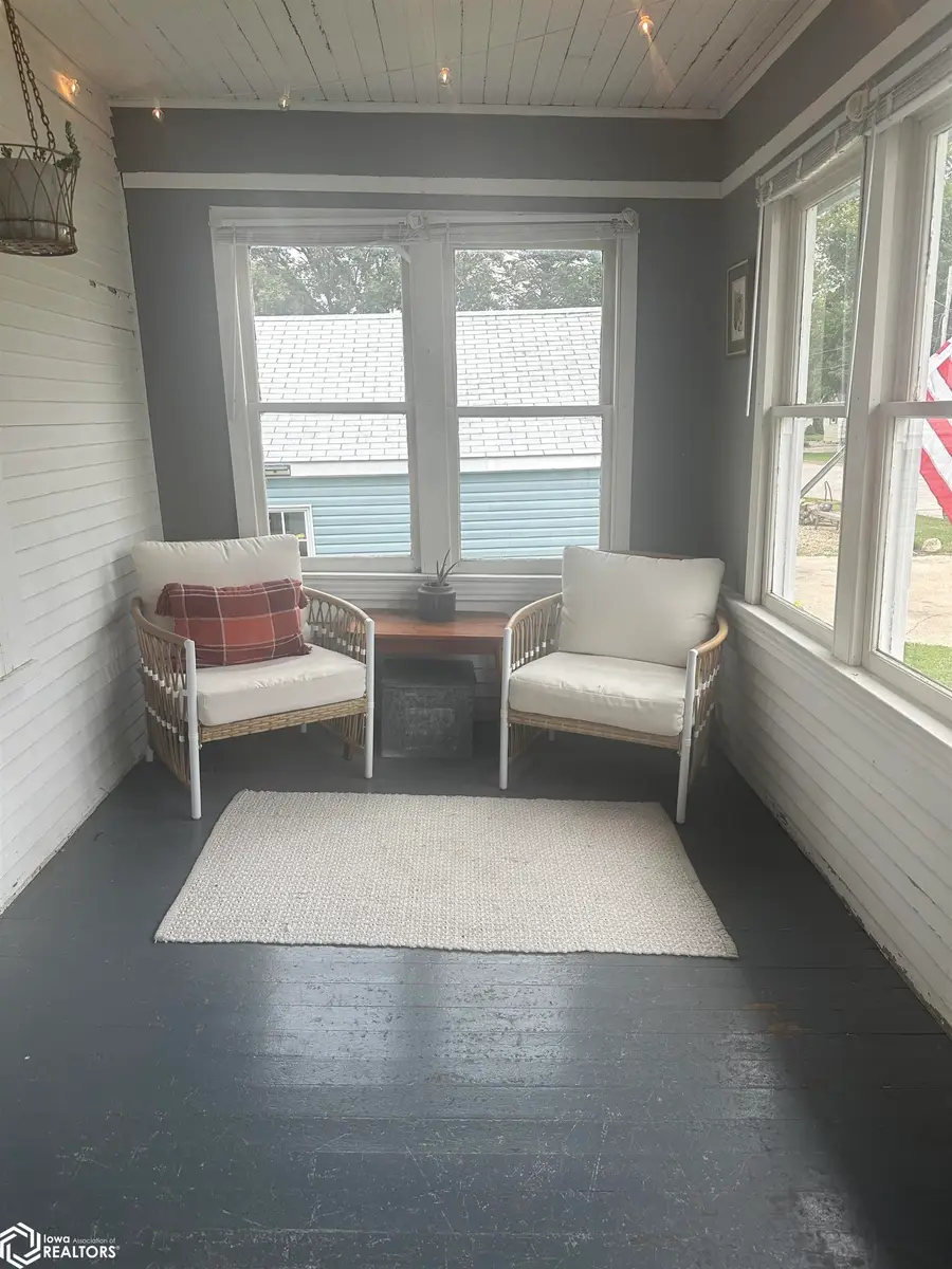 1117 4th Ave, Ackley, IA 50601 - #3