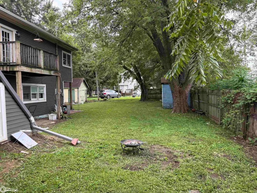206 E Hempstead Avenue, Fairfield, IA 52556 - #2