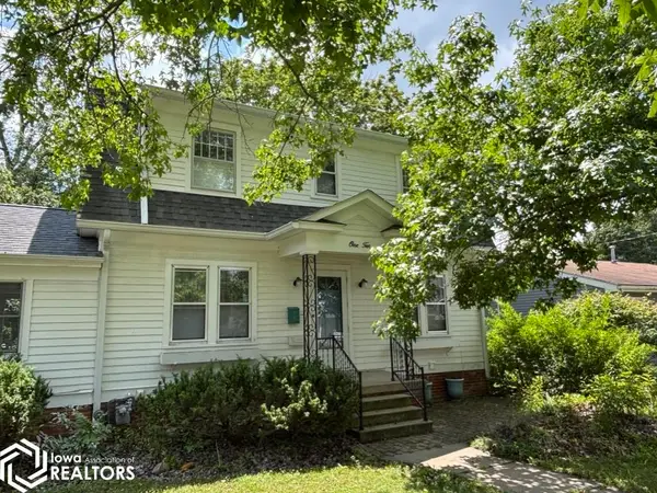 110 Iowa Avenue, Fairfield, IA 52556