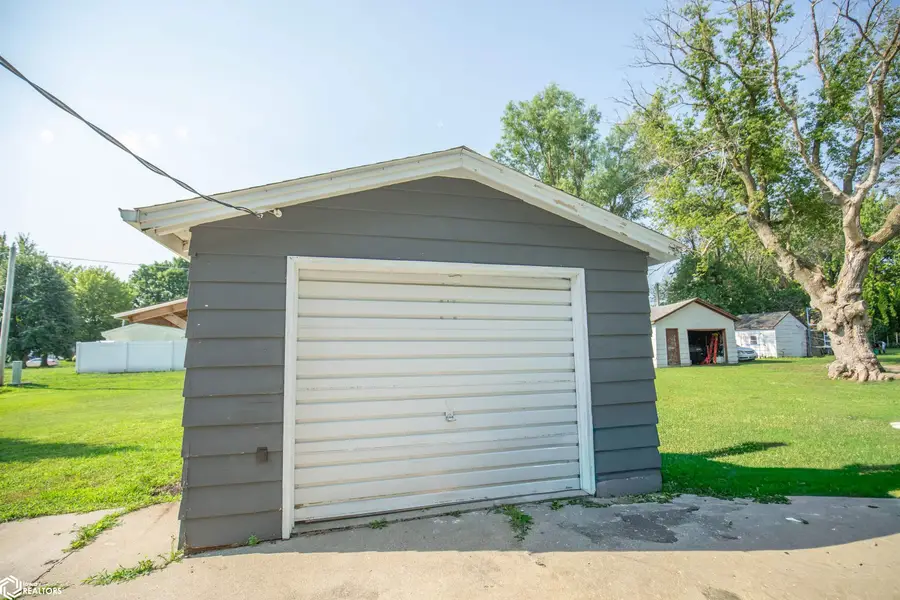 1502 E Oak Street, Algona, IA 50511 - #2