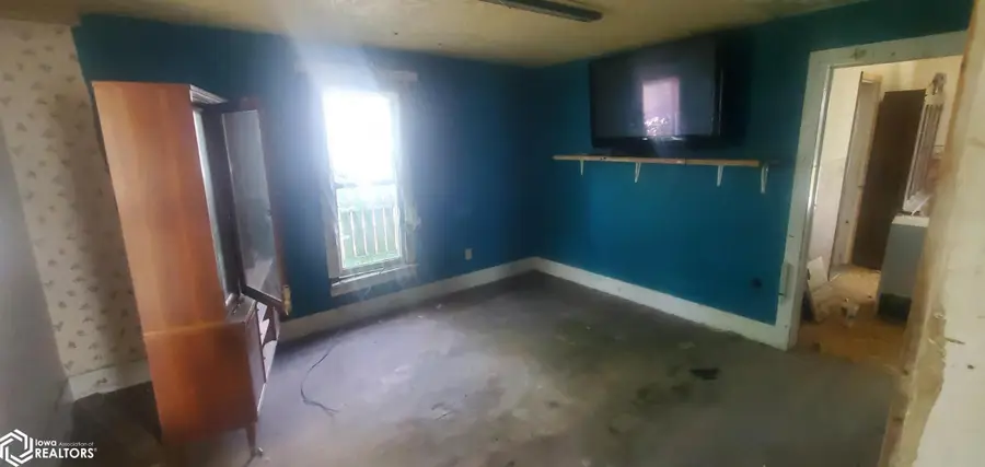 813 S 16th Street, Centerville, IA 52544 - #2