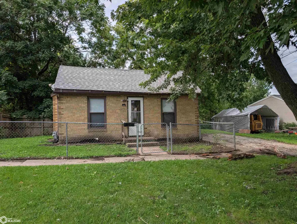 412 Pine Street, Burlington, IA 52601 - #1