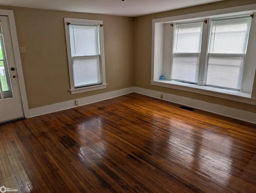 412 Pine Street, Burlington, IA 52601 - #3