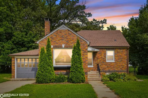 908 Elm Street, Grinnell, IA 50112