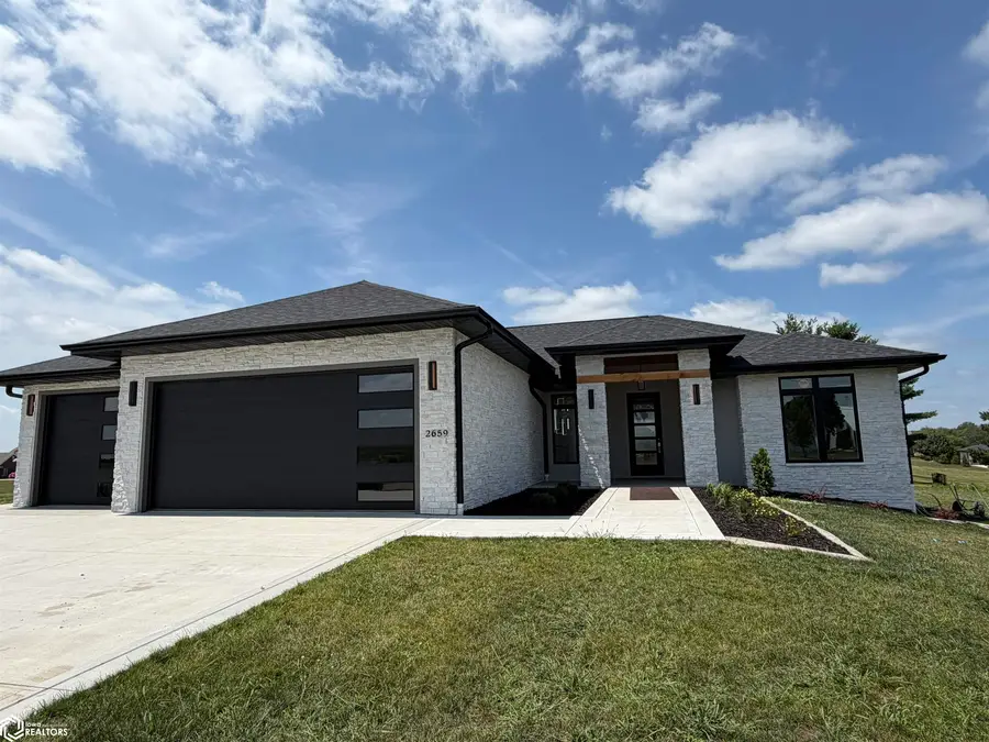 2659 S 11th Street, Oskaloosa, IA 52577 - #2