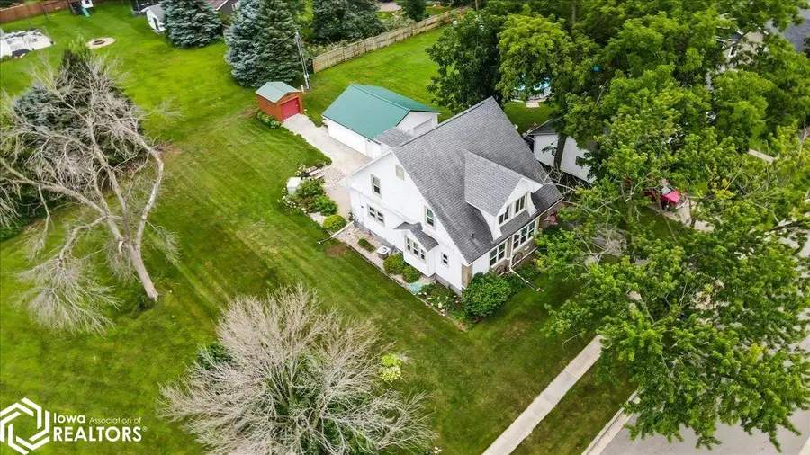 1113 Howard Street, Aplington, IA 50604 - #2