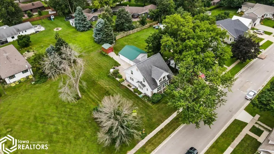 1113 Howard Street, Aplington, IA 50604 - #3