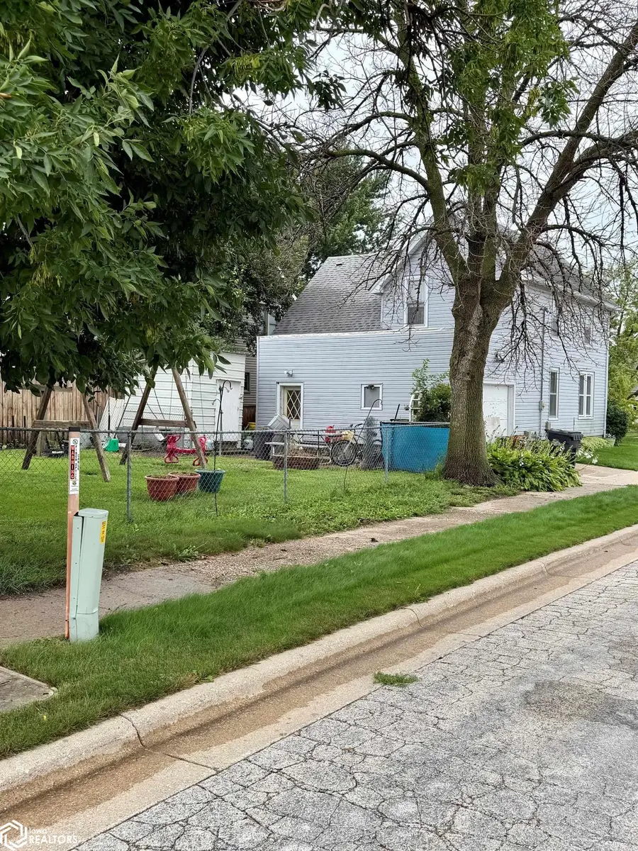 403 1st Street Sw, Clarion, IA 50525 - #2