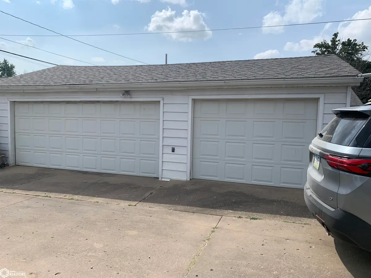 410 W Main Street, Knoxville, IA 50138 - #1