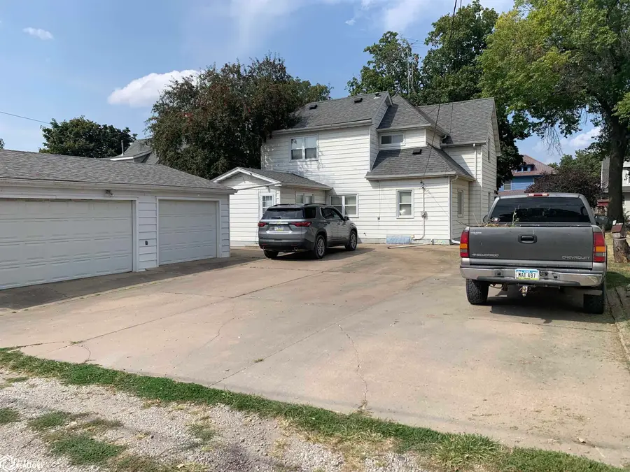 410 W Main Street, Knoxville, IA 50138 - #2