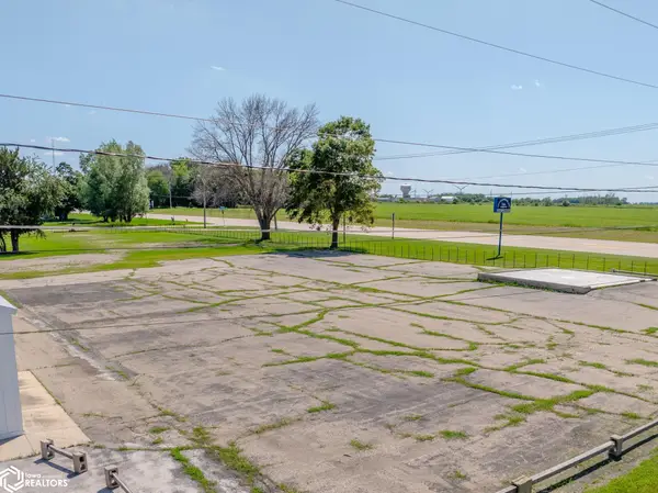 33rd Street, Mason City, IA 50401