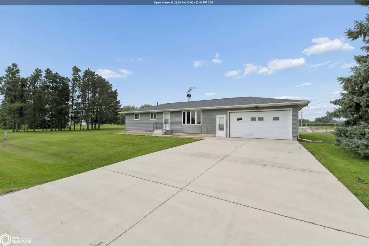 3310 Delaware Avenue, Mason City, IA 50401 - #1