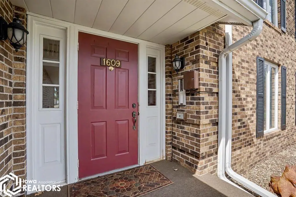 1609 Orchard Meadow Drive #A2, Burlington, IA 52601 - #1