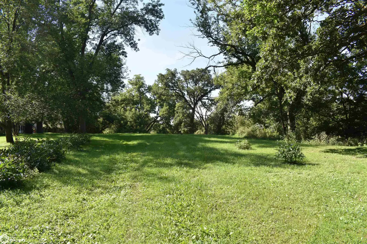 105 Pierce Street, Iowa Falls, IA 50126 - #1