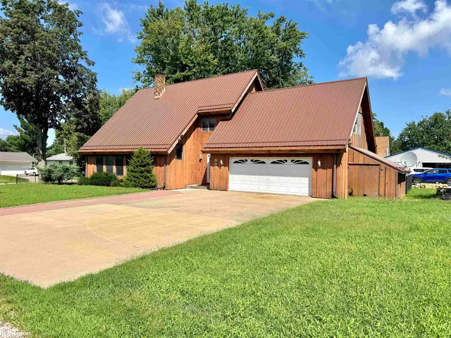 303 E Mc Kinley St., Mount Pleasant, IA 52641 - #2