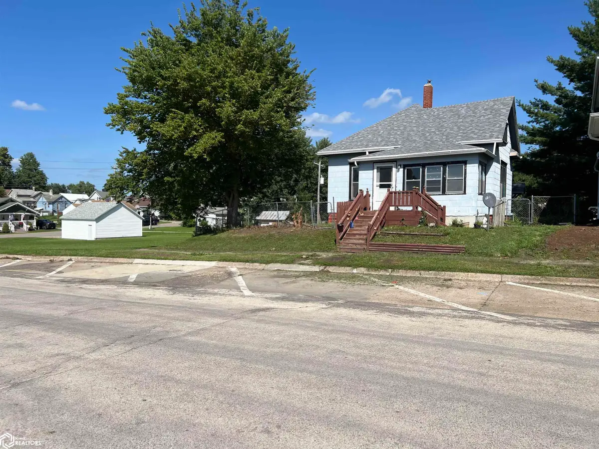 307 N Pine Street, Creston, IA 50801 - #1