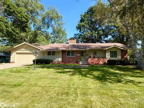1104 S 13th Avenue W, Newton, IA 50208