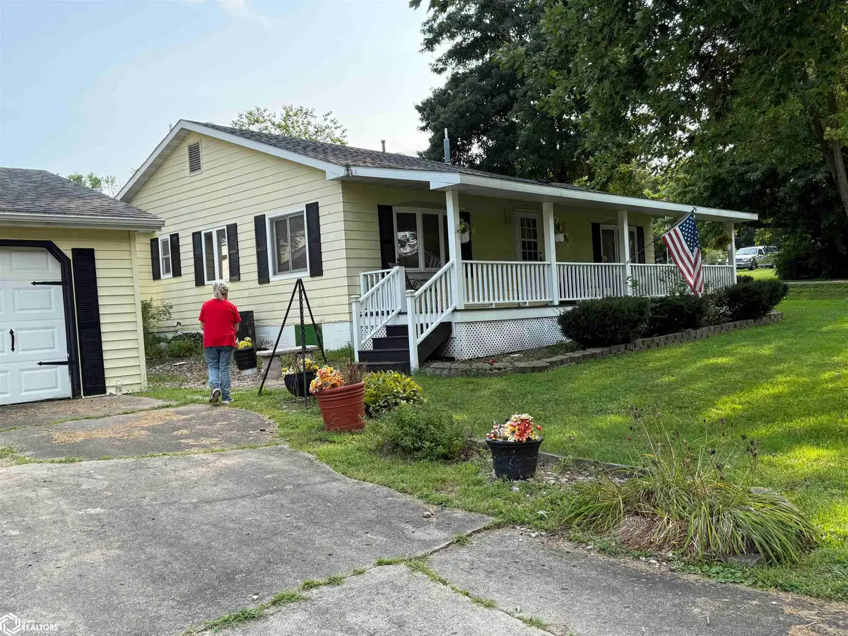 1306 S Ferry Street, Ottumwa, IA 52501 - #1