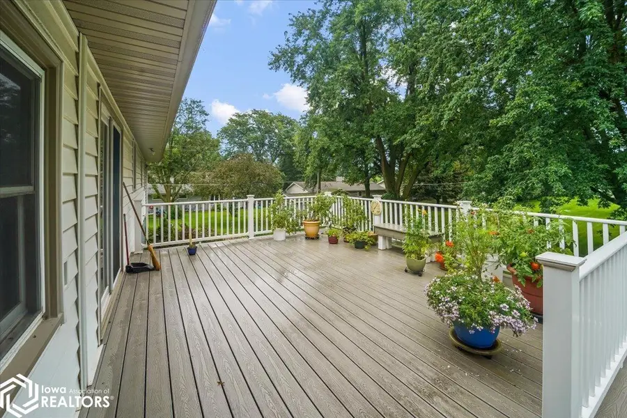 717 9th Avenue, Eldora, IA 50627 - #2