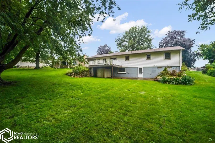 717 9th Avenue, Eldora, IA 50627 - #3