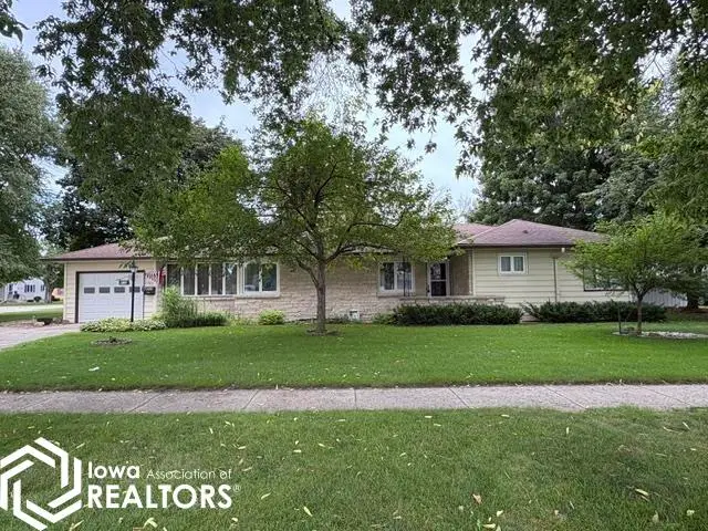 207 4th Avenue Se, Belmond, IA 50421 - #2