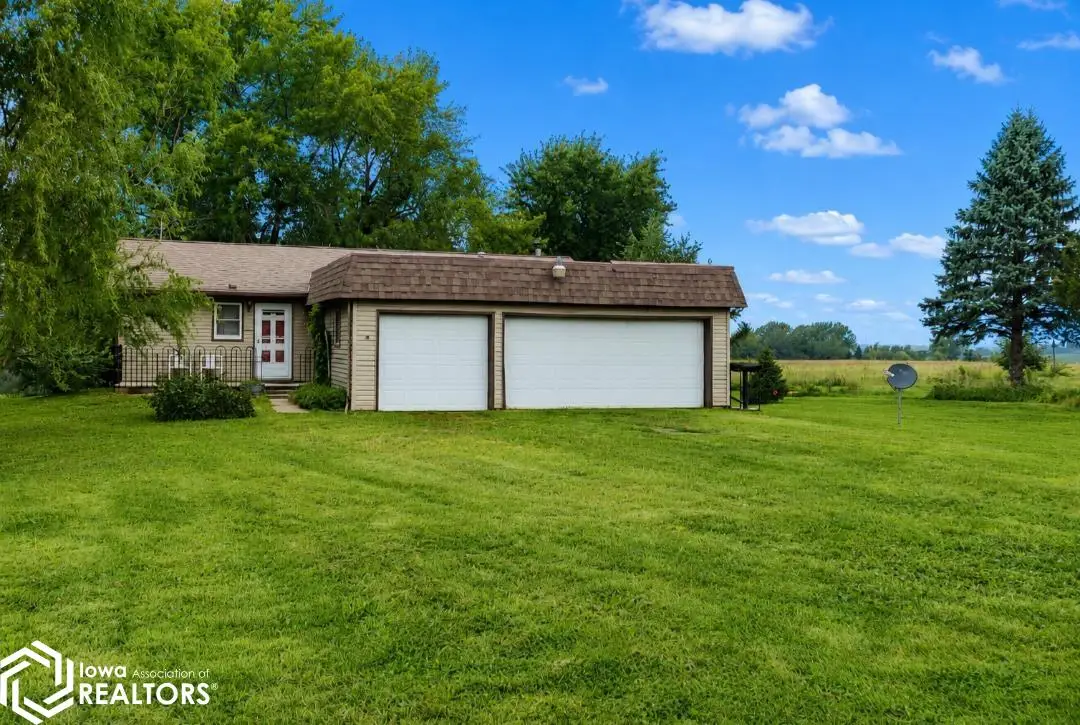 1955 Vine Avenue, Marshalltown, IA 50158 - #1