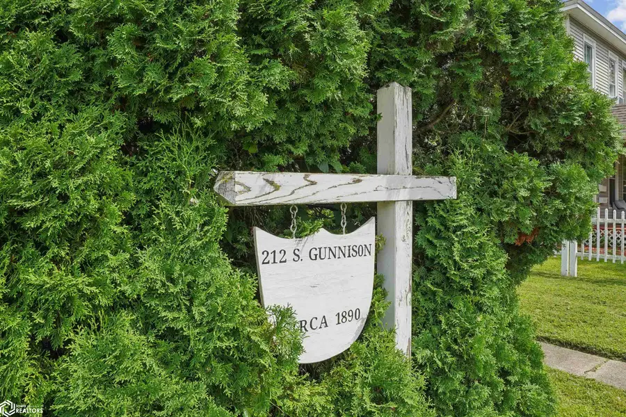 212 S Gunnison Street, Burlington, IA 52601 - #3