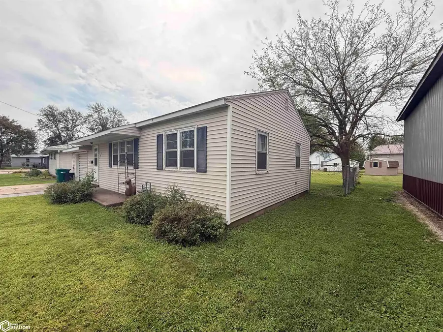 504 E Adams Street, New London, IA 52645 - #2