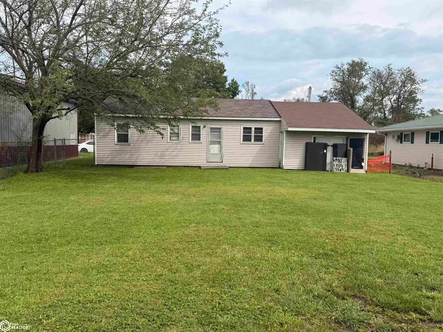 504 E Adams Street, New London, IA 52645 - #3