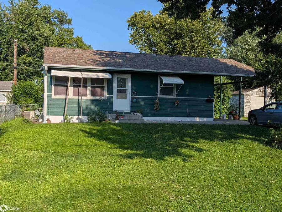 111 N 13th Avenue, Marshalltown, IA 50158 - #2