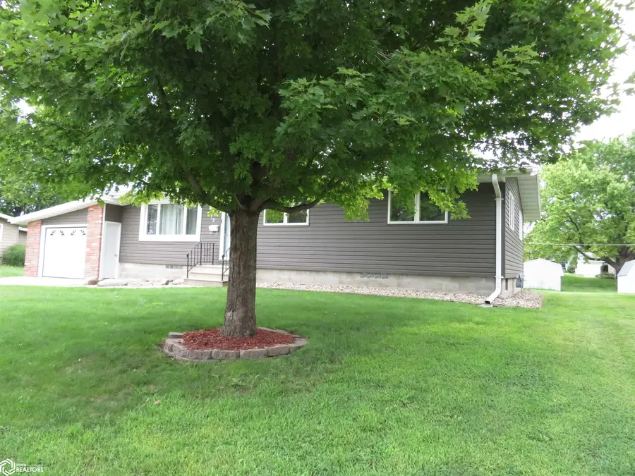 713 3rd St Ne, Clarion, IA 50525 - #2