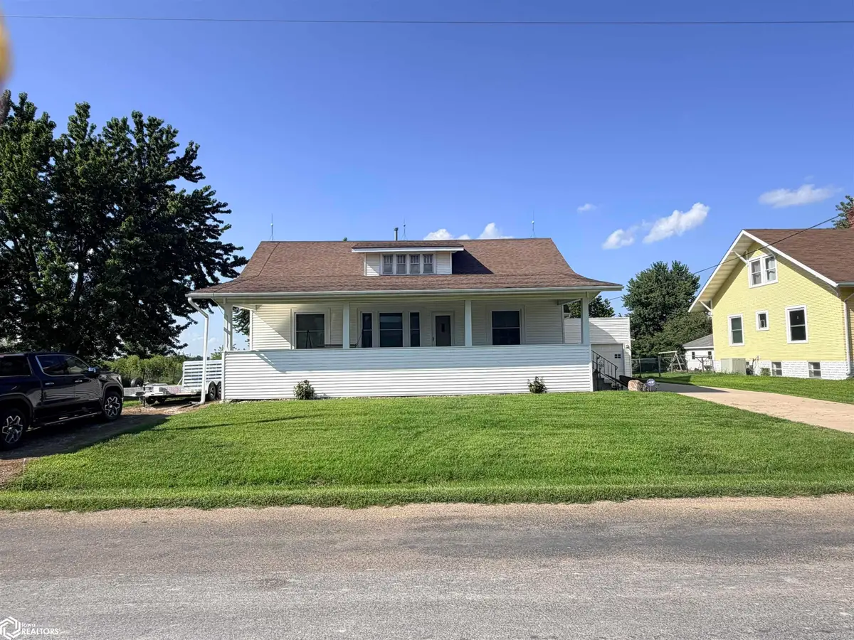 330 W Cedar Street, Birmingham, IA 52535 - #1