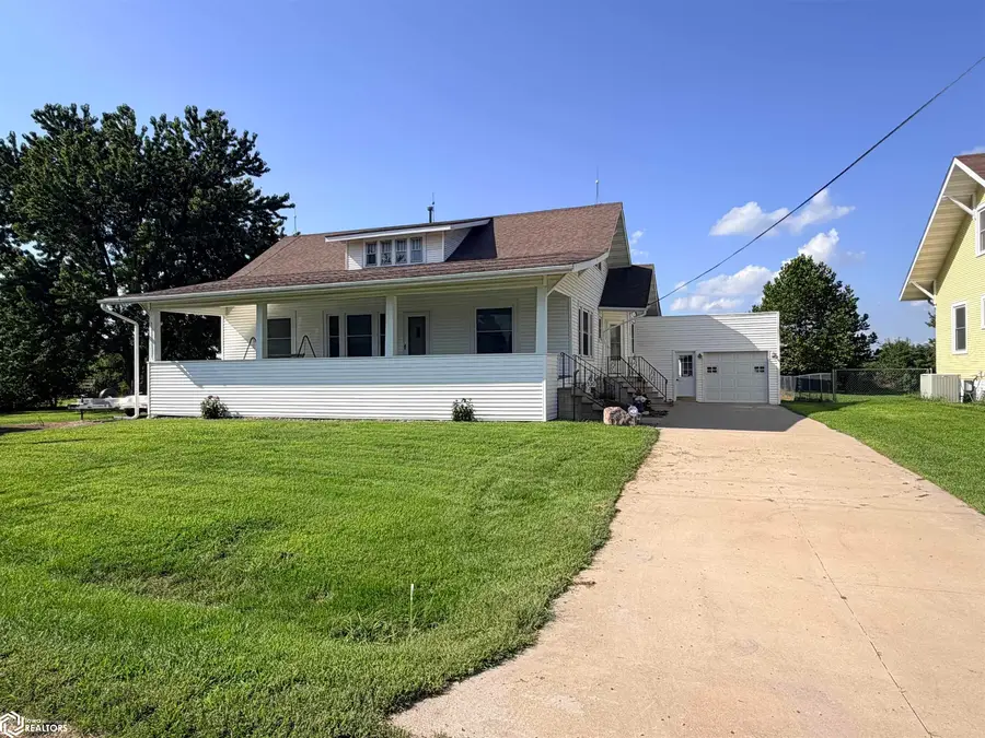 330 W Cedar Street, Birmingham, IA 52535 - #2