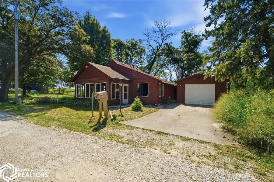 32582 232nd Street, Eldora, IA 50627 - #2