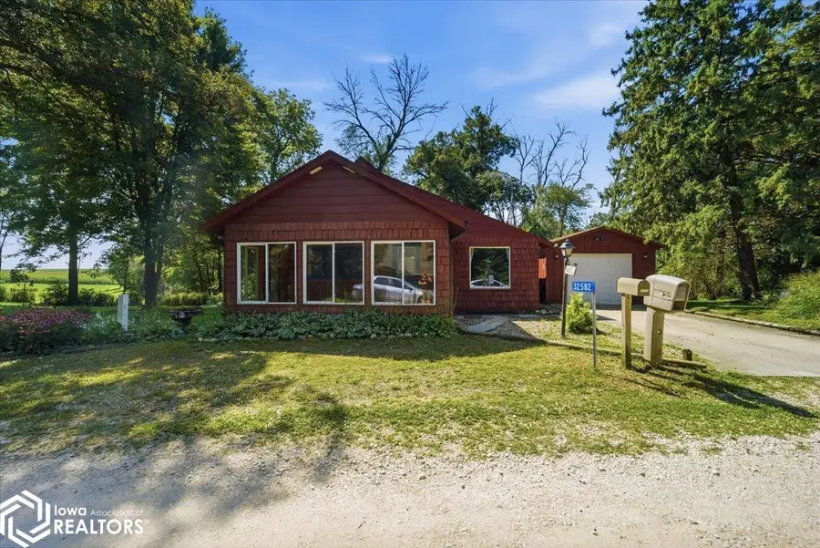32582 232nd Street, Eldora, IA 50627 - #3