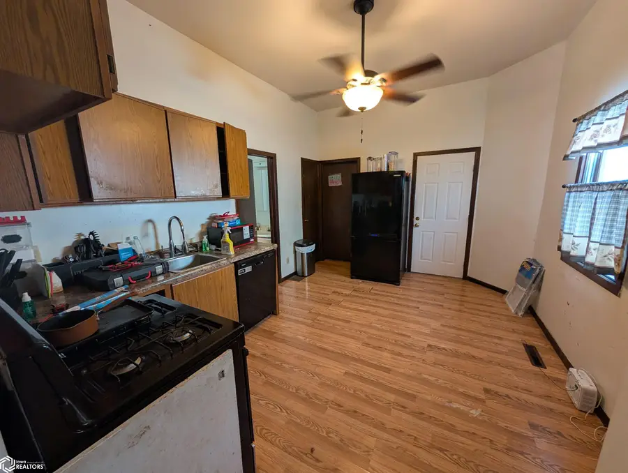 1104 Bartlett Street, Burlington, IA 52601 - #3