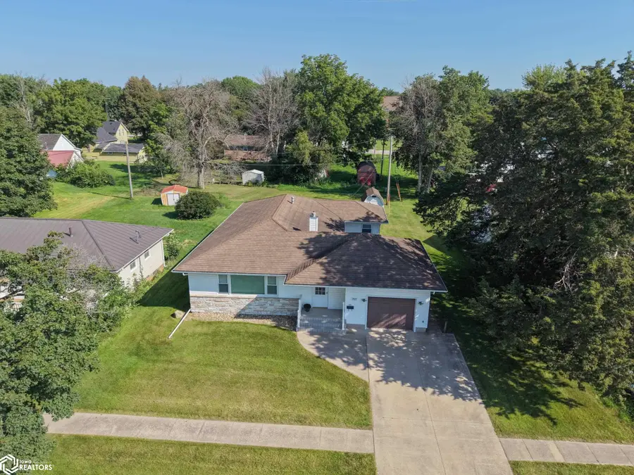 717 5th Avenue, Ackley, IA 50601 - #3