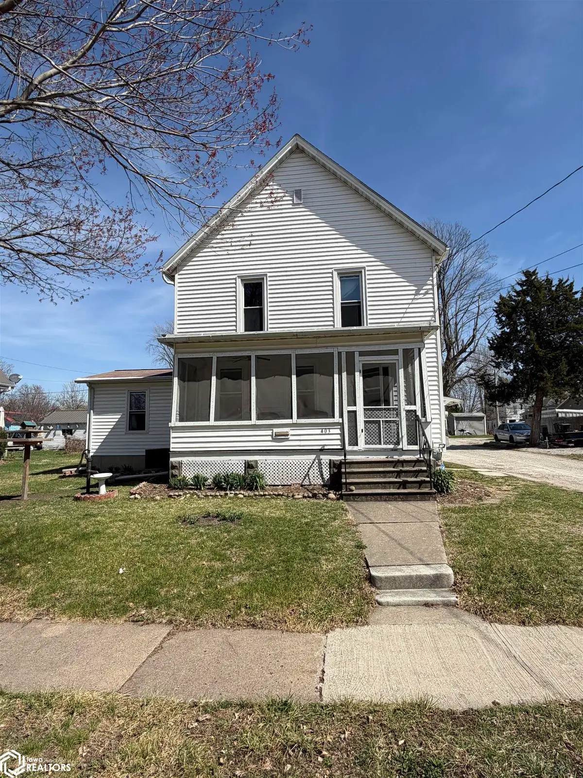 403 S 6th, Fairfield, IA 52556 - #1