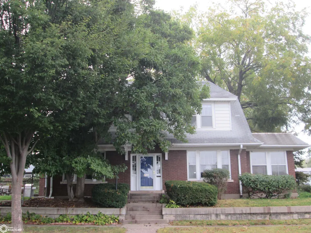 801 N 5th Street, Burlington, IA 52601 - #1