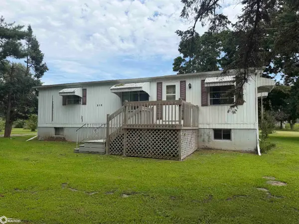210 Shady Lane, West Burlington, IA 52655