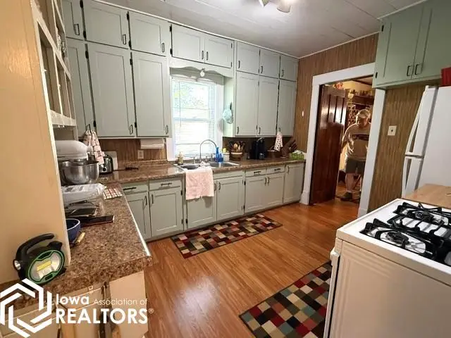 508 W Nebraska Street, Algona, IA 50511 - #2
